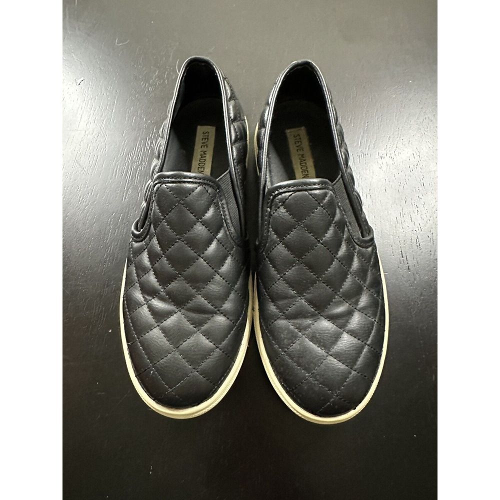 Steve Madden Ecentrcq Slip-On Comfort Shoes Women's Size 8M Black Quilted